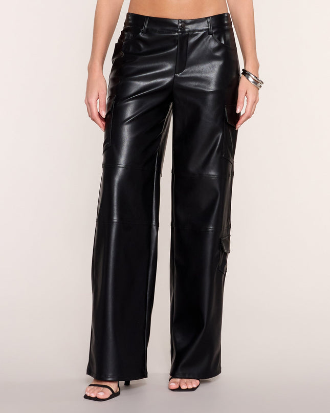 Utility Mode Faux Leather Low-Rise Cargo Pants
